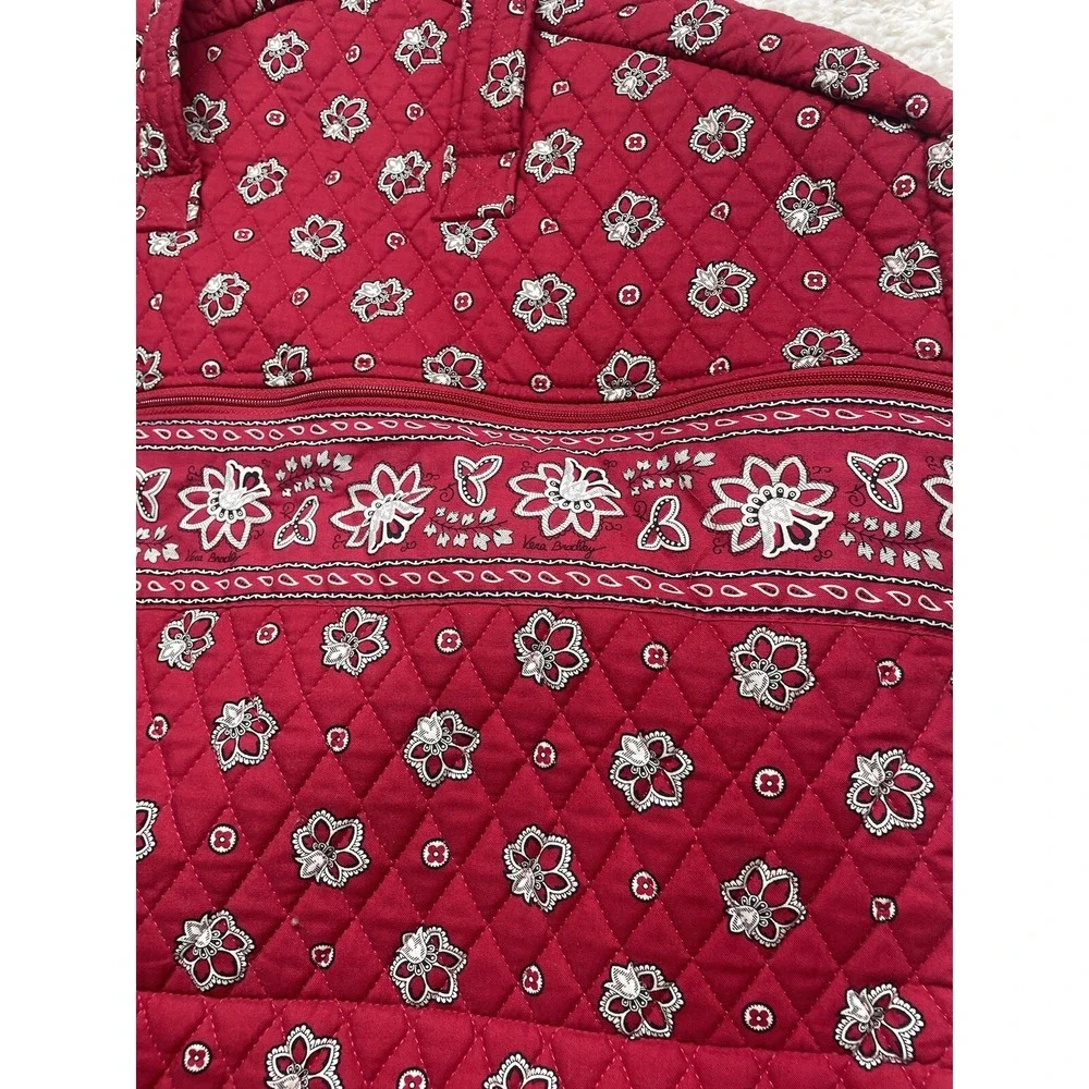 Vera Bradley Garment Bag Red Paisley Pockets Zipper Large Great Condition